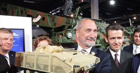 Tysiące dronów jakoś nie nadlatują. Czego nie kupił dla polskiej armii Antoni Macierewicz