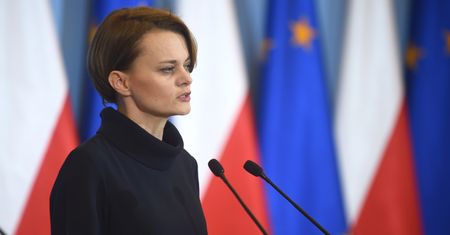 Ostrołęka C. Emilewicz: "koszty budowy bloku trzeba szacować na 8-9 mld zł"