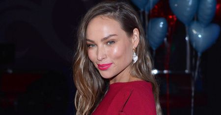 Weronika Książkiewicz pije kawę z babcią. Aktorka wpadła na nietypowy pomysł