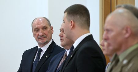 Andrzej Halicki apeluje ws. MON i Antoniego Macierewicza