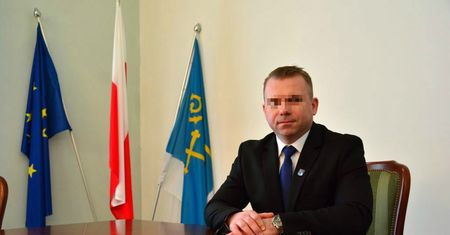 Burmistrz Pułtuska z kolejnym zarzutem. Miał przyjąć 90 tys. zł łapówki
