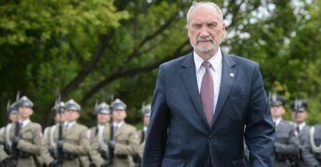 Jest decyzja ws. Macierewicza. Musi przeprosić słynnego agenta WSI