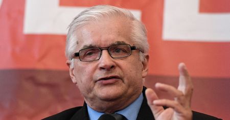 Włodzimierz Cimoszewicz potrącił kobietę. Teraz tłumaczy się z braku badań technicznych