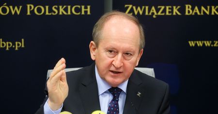 Koronawirus. Banki pomogą Polakom. Kowalski i firmy na wakacje kredytowe