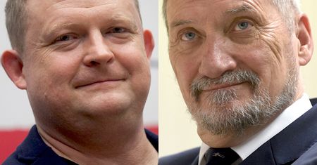Macierewicz nie chciał podpisać książki Piątka. "Minister stosuje rosyjskie metody"