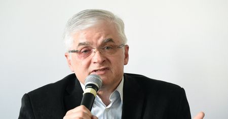 Włodzimierz Cimoszewicz nie szczędzi PiS krytyki. "Ci ludzie nie chcą, by robić z nich głupków"