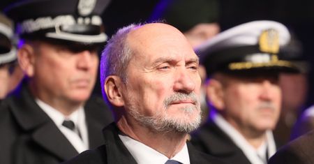 Metoda Macierewicza. Dzięki niej wciąż udaje mu się szokować rewelacjami o Smoleńsku