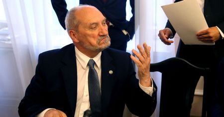 Macierewicz ujawni rozmowę Tusk-Putin, która miała miejsce w Smoleńsku