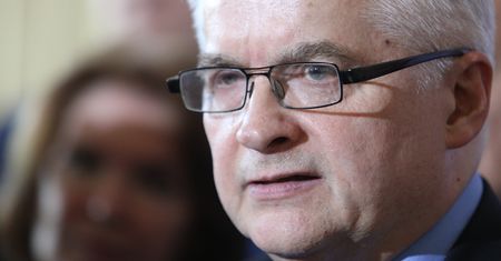 Włodzimierz Cimoszewicz "spowodował wypadek i uciekł?". Mamy dementi syna i rzeczniczki