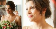 Agnieszka Sienkiewicz z gwiazdą "M jak miłość" na ślubnym kobiercu. W bogato zdobionej sukni wygląda jak księżniczka