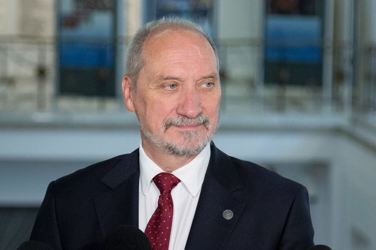 Nominacja oficera po kursie GRU? Macierewicz: był badany wariografem