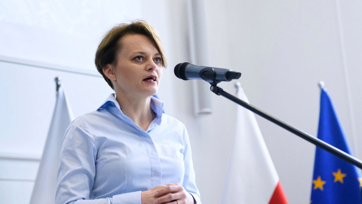 Koronawirus może być szansą dla przedsiębiorców - uważa Jawiga Emilewicz.