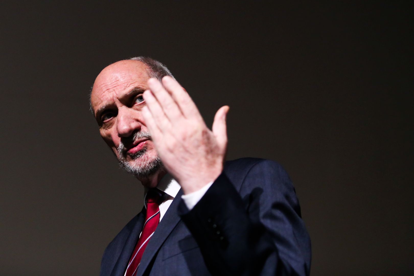 Antoni Macierewicz się zdenerwował. Ofiarą Robert Biedroń