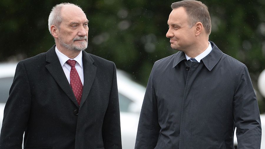 Minister obrony i prezydent 12 kwietnia na odprawie kierowniczej kadry MON