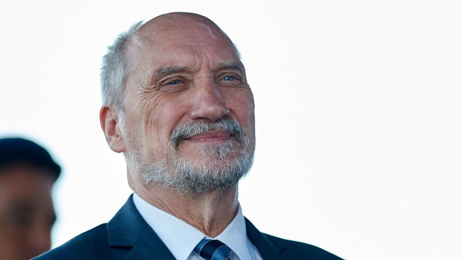 Pierwsze przemówienie Macierewicza jako marszałek senior. Wspomniał o Smoleńsku