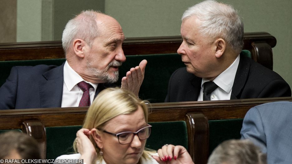 Antoni Macierewicz i Jarosław Kaczyński w Sejmie