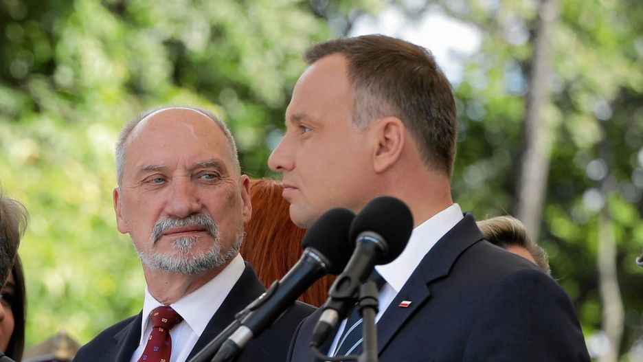 Kolejny dziwna sytuacja między prezydentem a Macierewiczem
