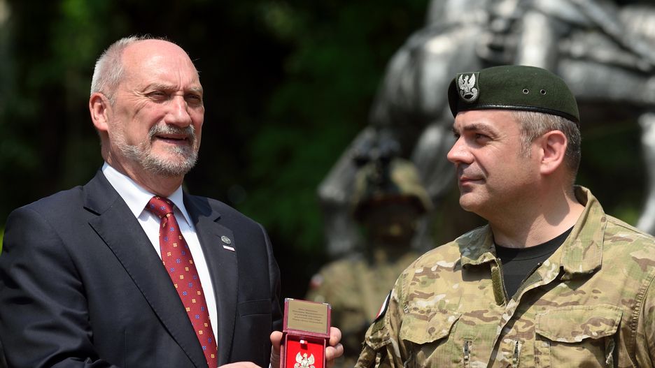 Minister Macierewicz i dowódca WOT gen. Kukuła
