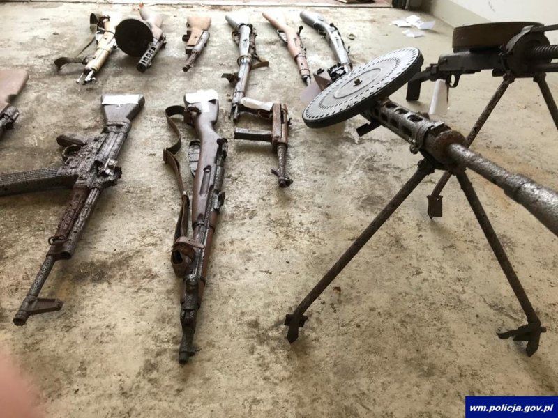 Braniewo. Policja zabezpieczyła nielegalną broń z okresu II wojny światowej