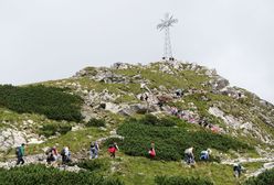 Krzyż z Giewontu nie zostanie wypożyczony. "Kościelna fundacja chciała uczcić niepodległość"