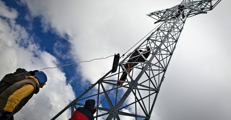 Tatry. Ostry spór o krzyż na Giewoncie. "Za katolickim krzyżem stoi przemoc"