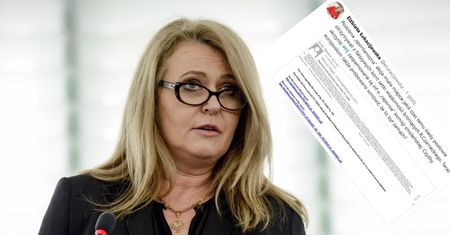 Europosłowie zostali zasypani mailami. Dostają raport komisji smoleńskiej