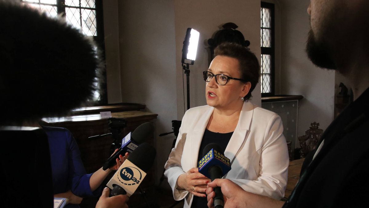Anna Zalewska poinformowała, że będą pieniądze na wrześniową podwyżkę dla nauczycieli.