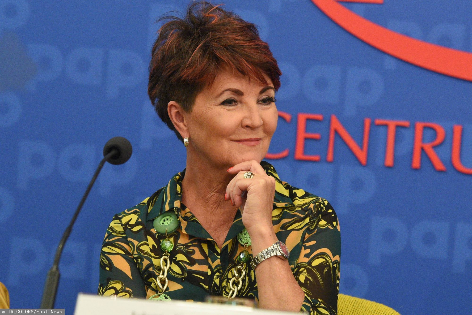 Jolanta Kwaśniewska w zamszowych botkach