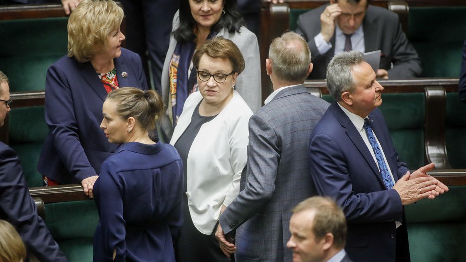 Minister edukacji Anna Zalewska zachowała stanowisko. Na razie.