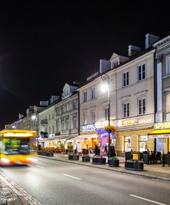 Koniec z przywilejami dla aut niskoemisyjnych w Warszawie? Nie będzie jazdy po Trakcie Królewskim