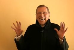 Kiedyś duszpasterz metali, dziś przewodzi kibolom. Kim jest ks. Kneblewski?