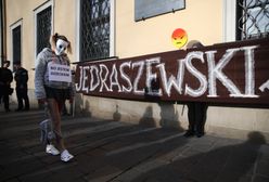 Kraków. Manifestacja przed kurią. "Bo jestem dzieckiem"