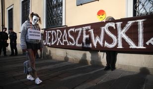 Kraków. Manifestacja przed kurią. "Bo jestem dzieckiem"