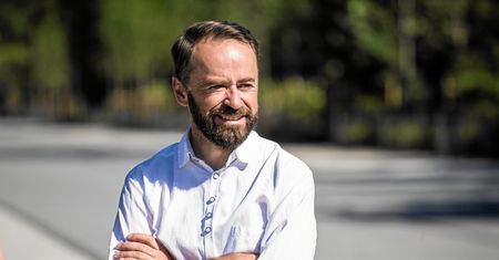Michał Olszewski miał wypadek. "Śmieciowym problemem" zajmie się kto inny