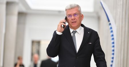 Senat opublikuje wykaz lotów marszałka Stanisława Karczewskiego