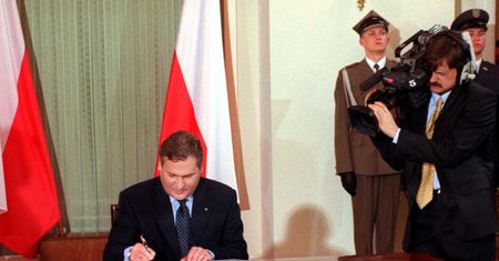 Spot MON z okazji rocznicy wejścia do NATO. W głównych rolach politycy PiS