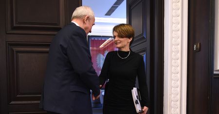 Ceny prądu. Resort Jadwigi Emilewicz ostrzega przed falą bankructw i zrywaniem umów