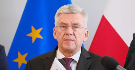 Koronawirus w Polsce. Stanisław Karczewski pomagał w szpitalu. "Po tym wszystkim kwarantanna"
