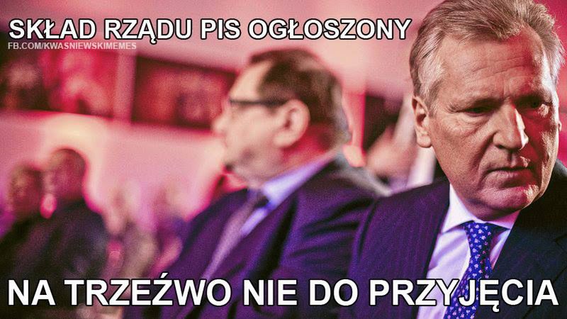 Aleksander Kwaśniewski i alkoholowe memy. Przez "śmieszne obrazki" zapomnimy o politycznej wpadce