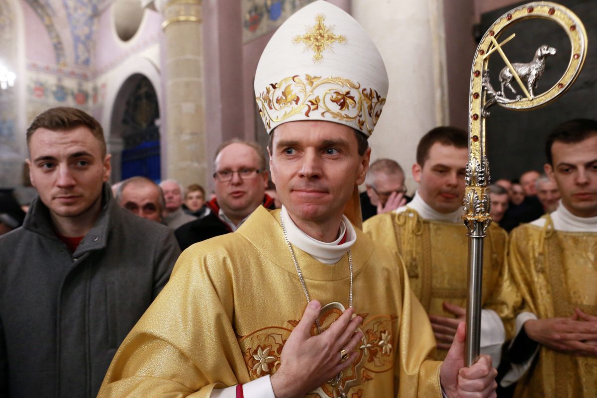 Biskup Milewski o LGBT: "Maryjo, zaradź rozprzestrzenianiu się chorej ideologii"