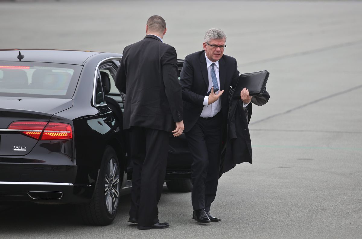 Stanisław Karczewski kupuje luksusowe limuzyny dla Senatu