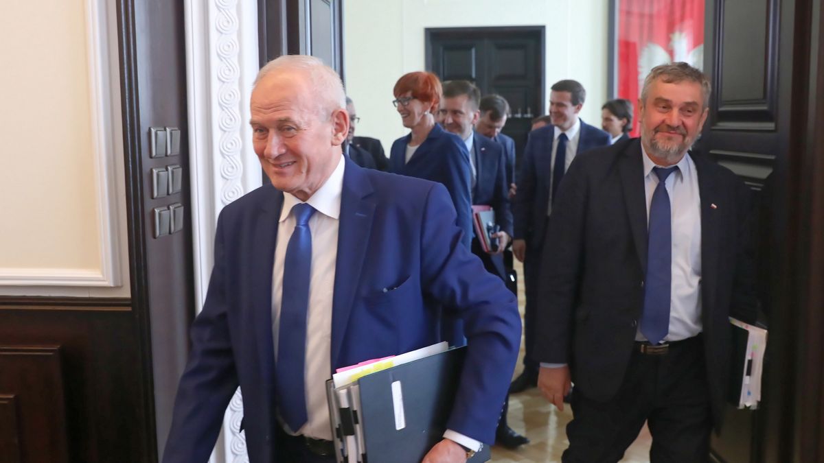 Krzysztof Tchórzewski chce w tym roku zamrozić ceny prądu.