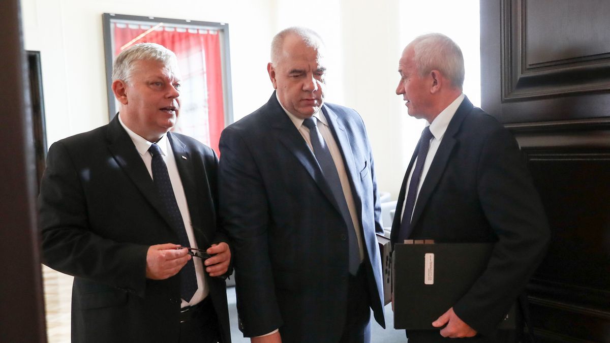 Spółki nadzorowane przez Krzysztofa Tchórzewskiego przejdą w ręce Jacka Sasina.