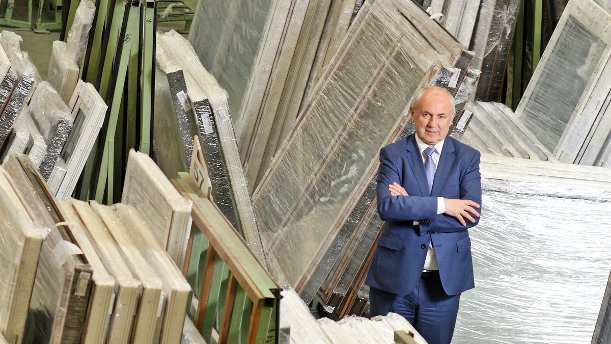 Prezes bytowskiej firmy Drutex Leszek Gierszewski chce koordynować wsparcie biznesu dla walczących z koronawirusem. 