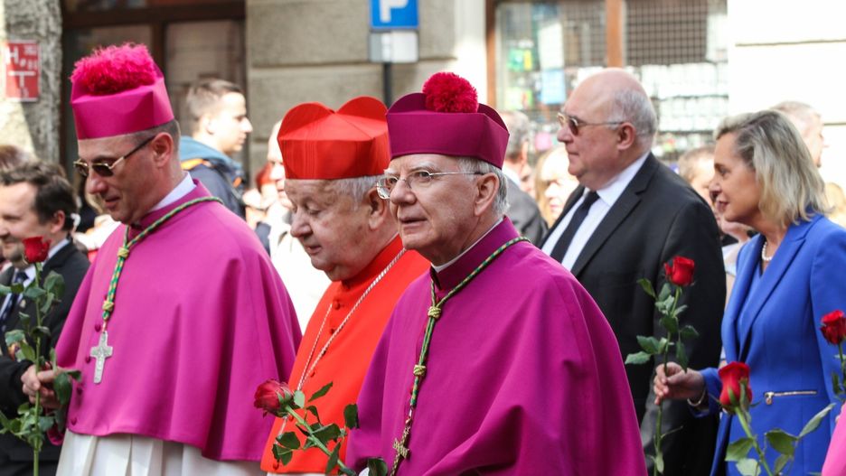 Od lewej: abp Wojciech Polak, kard. Stanisław Dziwisz, abp Marek Jędraszewski