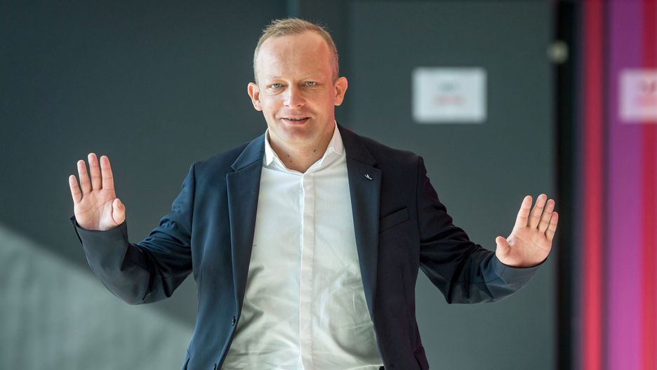 Paweł Olszewski twierdzi, że wojewoda PiS wynajmując mieszkanie nie odprowadza podatku