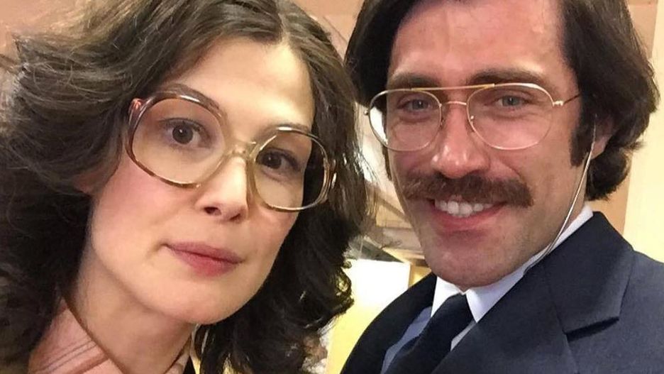 Kamil Lemieszewski i Rosamund Pike