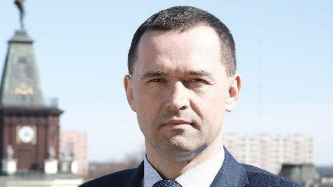 Karol Tchórzewski to syn ministra energii Krzysztofa Tchórzewskiego