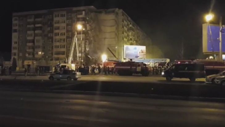 Budynek, którego część się zawaliła, zbudowany jest z tzw. wielkiej płyty