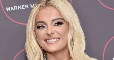 Bebe Rexha: rozczochrana i bez makijażu. Ciężko trenuje